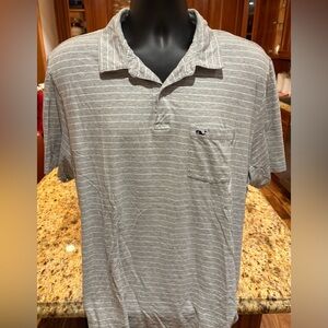 Vineyard Vines men’s pocket polo. Sharp Gray w/white Stripe & logo.